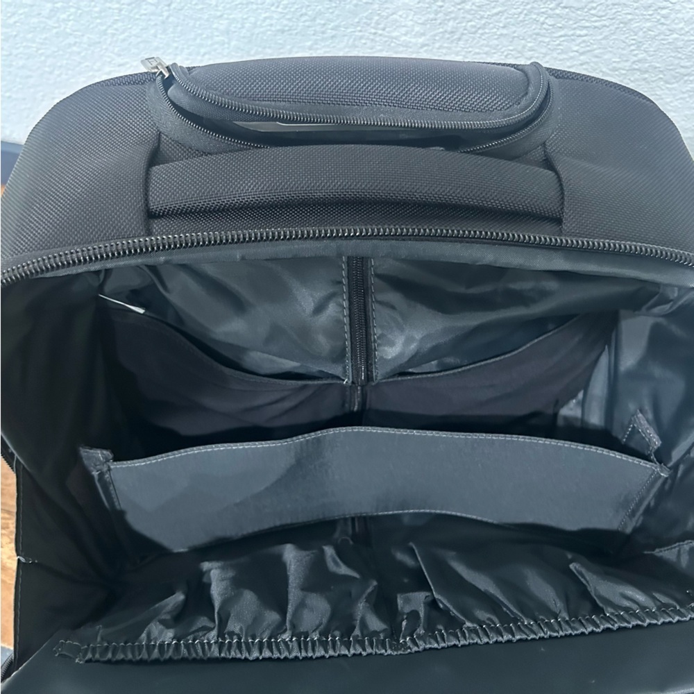 CODi Mobile Lite Wheeled Case - 15.4” - Picture 11 of 13